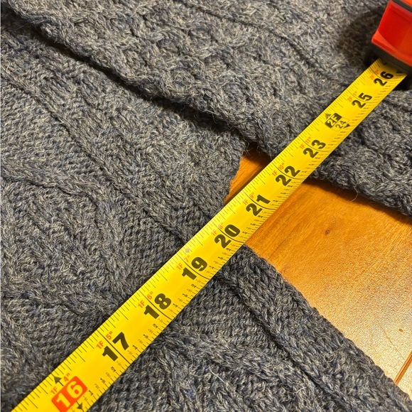 Aran Crafts Cable Knit 100% Wool Sweater - Picture 7 of 8